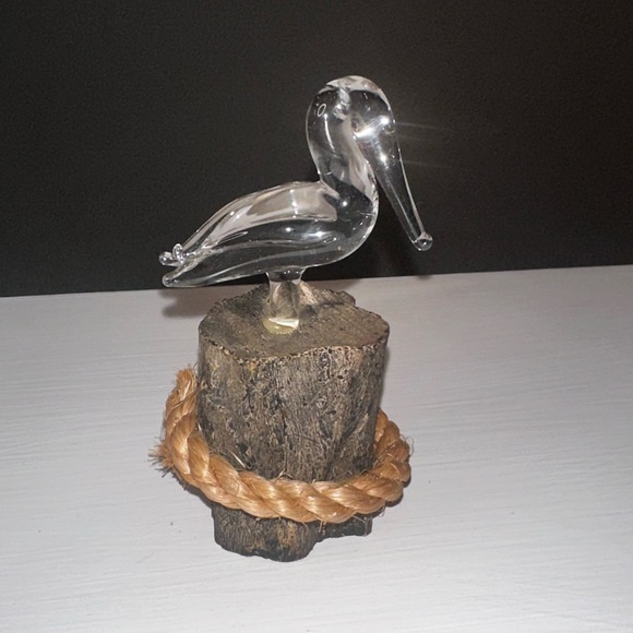 Hand Blown Glass Pelican Figurine Mounted on Wooden Base with Nautical Rope - Picture 4 of 7